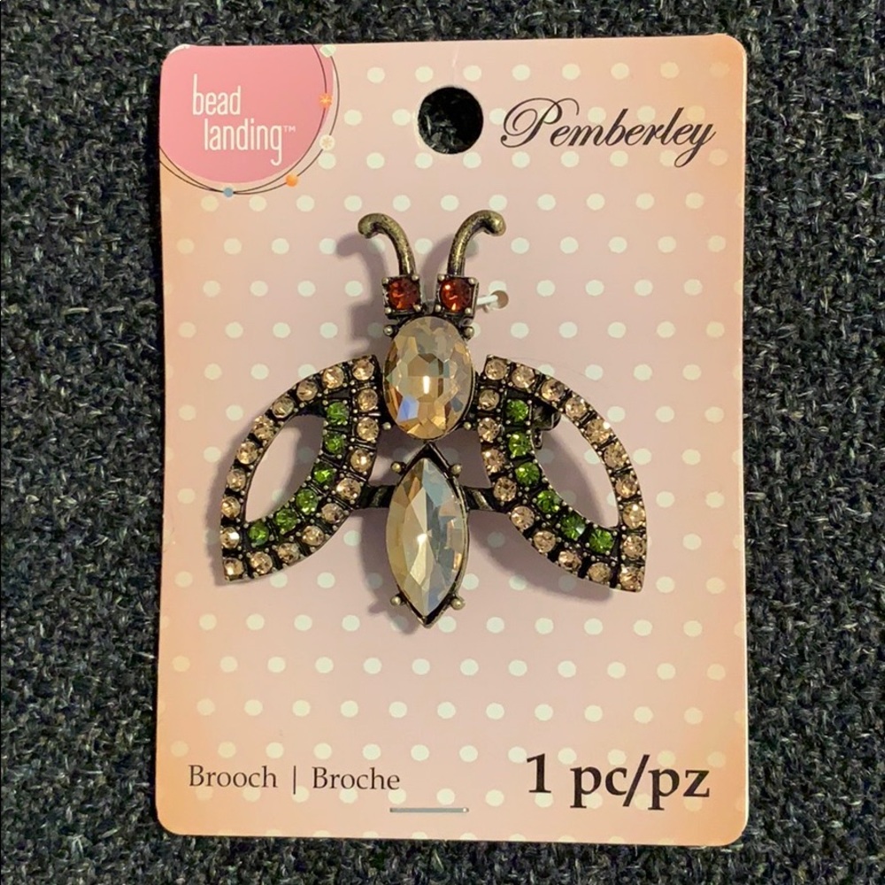NWT Bead landing brooch/pendant